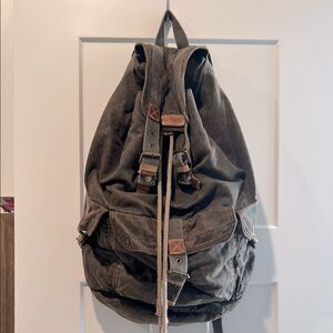 Bed|STU O’Hara Canvas Backpack
